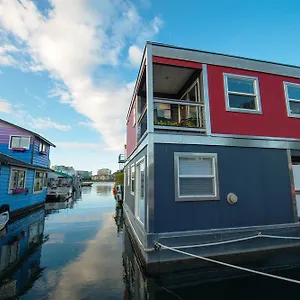 A Float In Fisherman's Wharf Bed & Breakfast Victoria